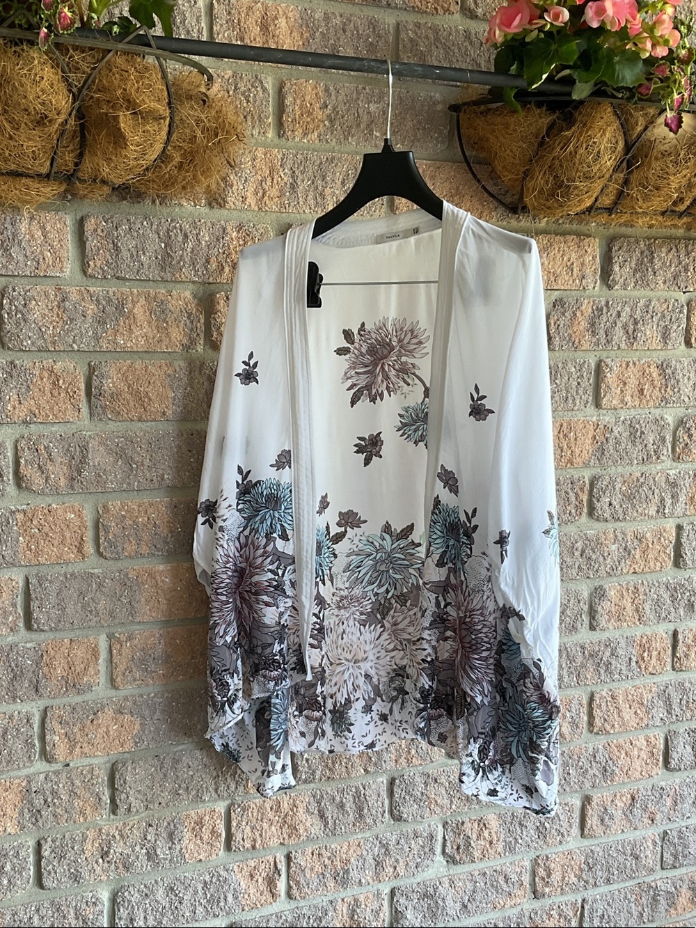 Talula White Lightweight Open-Front Kimono